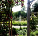 Plastik FLORA  im Schloßparterre Rosarium Baden.jpg