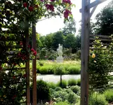 Plastik FLORA  im Schloßparterre Rosarium Baden.webp