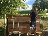 2018-06-24 Sichtschutzwand vor Totholzhecke3.webp