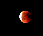 Blutmond tritt aus dem Kernschatten heraus2_600.webp