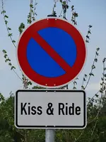 Kiss_and_ride.webp