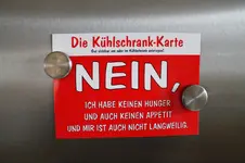 Schild an meinem Kühlschrank.webp