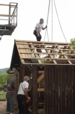 Gerteschuppenbau&Hüttentransport 032.webp