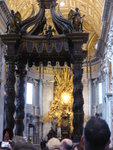 P1140238Petersdom Baldachin.JPG