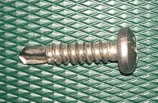 Schrauben_Blechtreibschraube mit Bohrspitze_01.jpg Schrauben_Blechtreibschraube mit Bohrspitze_01.jpg