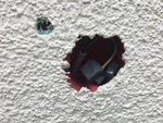 Fassadenschaden durch Specht-03.jpg