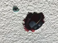Fassadenschaden durch Specht-03.webp Fassadenschaden durch Specht-03.webp
