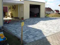 neue%20Einfahrt%20von%20vorne[1].webp