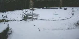 Eis und Schnee auf Teichlandschaft_klein.webp