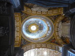 Petersdom, Seitenschiff.JPG