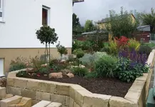 Bild 12 Vorgarten 08-2009.webp
