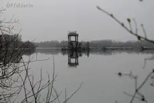 Wasserspiegelung am Baggersee.webp