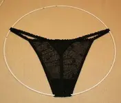 1221 klein 05 String Tanga schwarz.webp