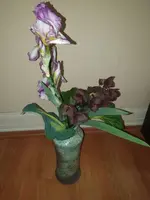 Iris in Vase_01.webp