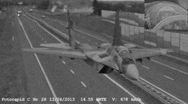 der-pilot-ist-ein-echter-tiefflieger.jpg