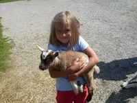 Rebecca mit Ziege.webp