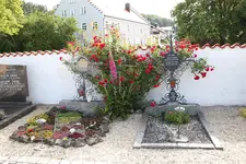 Elterngrab    0324.webp