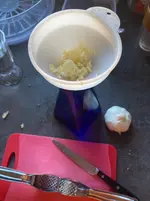 Knoblauchwasser gegen Läuse.webp