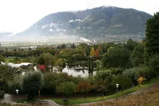 076.webp