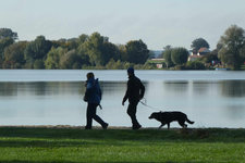 Am See mit dem Hund.jpg