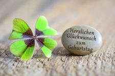 kurze-geburtstagssprüche-300x200.webp