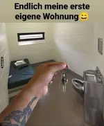 Schluesseluebergabe_in_der_neuen_Wohnung.webp