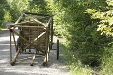 Ansitzbock auf Radgestell.webp