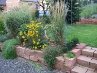 sonnehut an treppe.webp