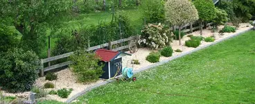geschnetzeltes Beet Garten links.webp