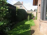 Blick vom Garten zur Straße.webp